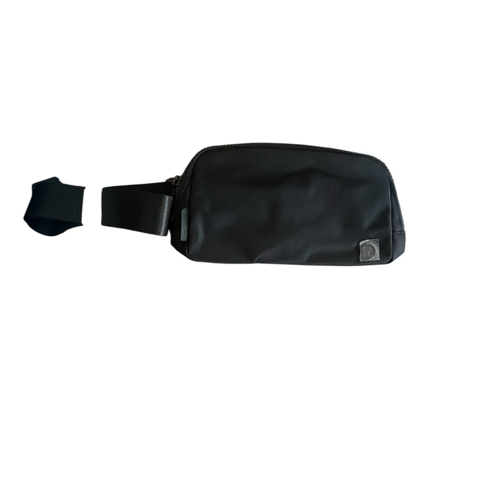 lululemon athletica NWT Black Everywhere Belt Bag